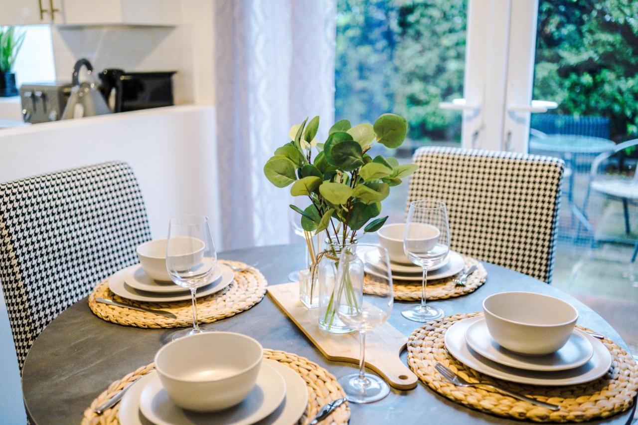 Welcoming 3 Bed Home, 10 Mins From Chester Races And Zoo Saughall Exteriör bild
